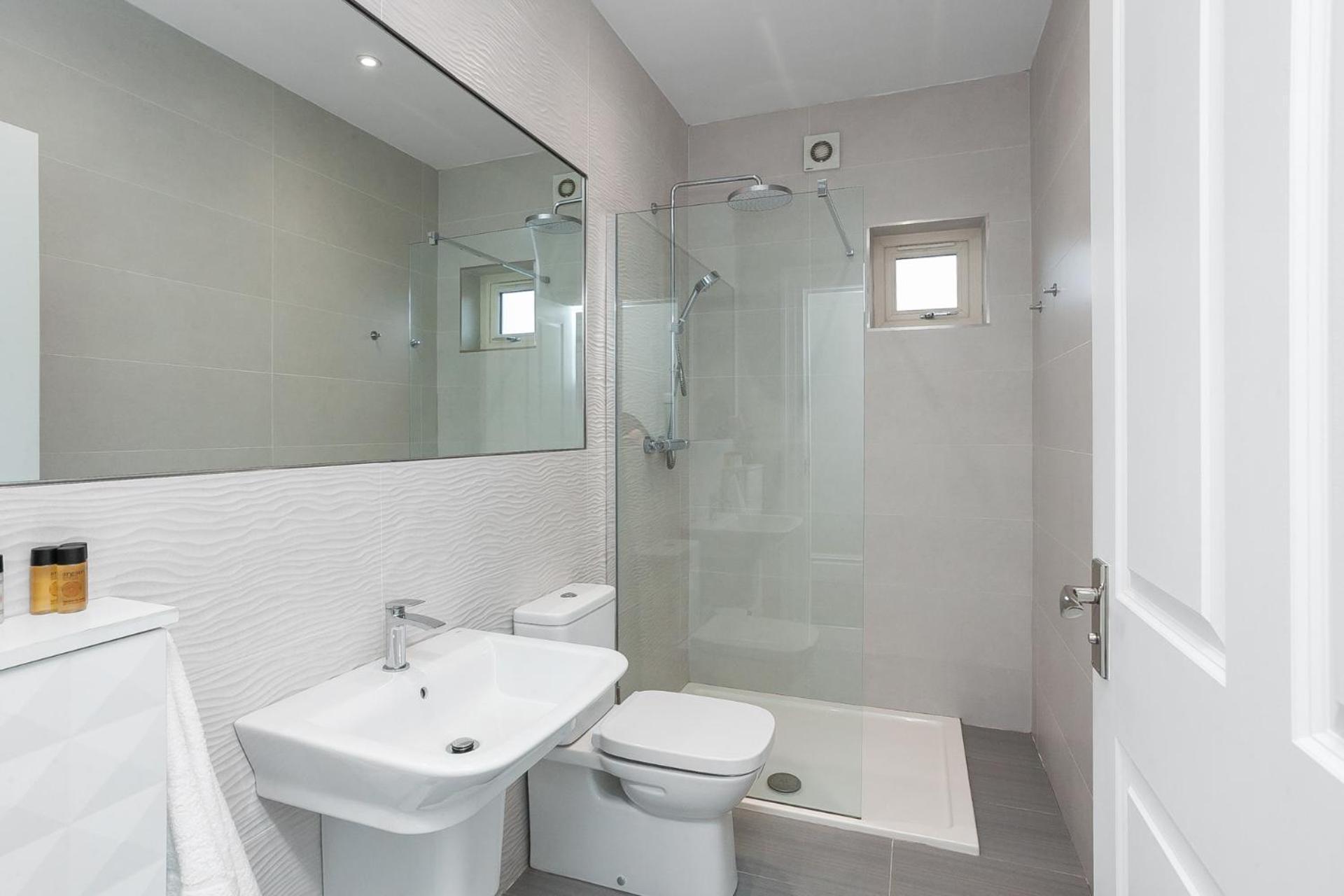 5 Star - The Ulsterville Residences - Free On-site Parking Apartment Belfast