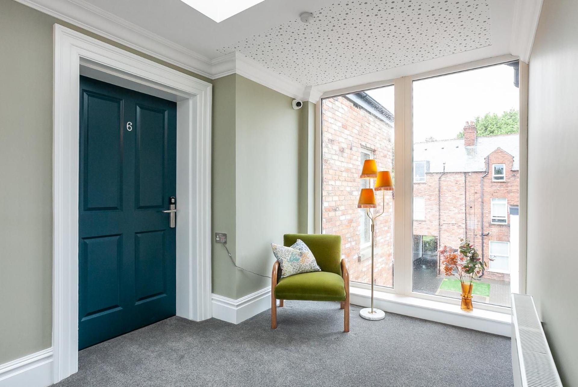 Apartment 5 Star - The Ulsterville Residences - Free On-site Parking *