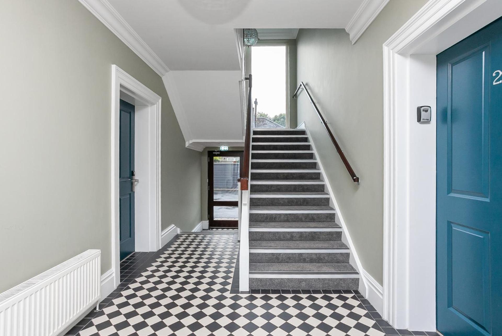 5 Star - The Ulsterville Residences - Free On-site Parking *