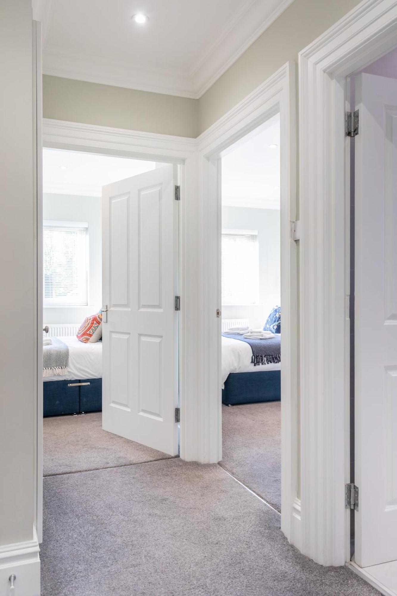 5 Star - The Ulsterville Residences - Free On-site Parking