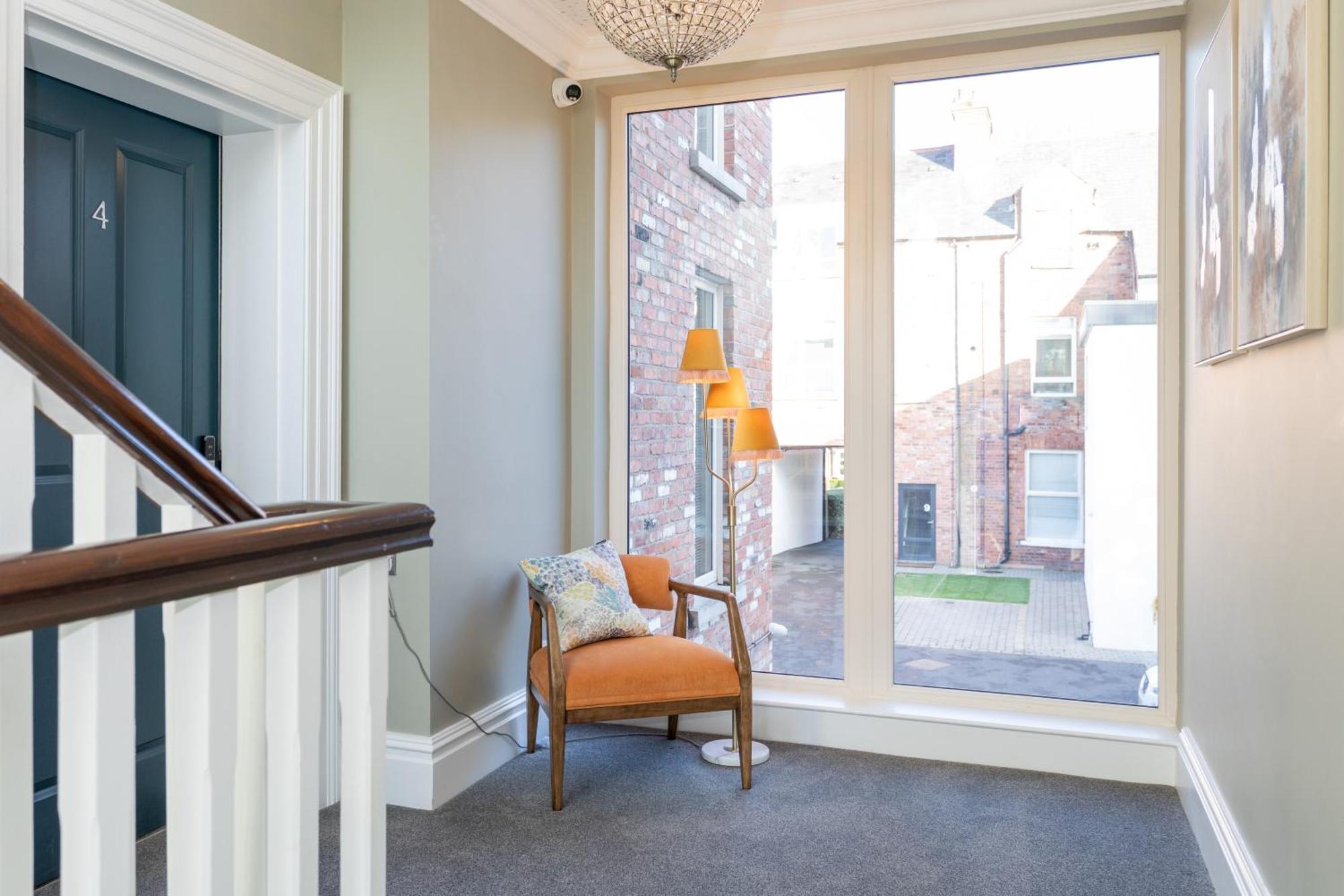 5 Star - The Ulsterville Residences - Free On-site Parking *