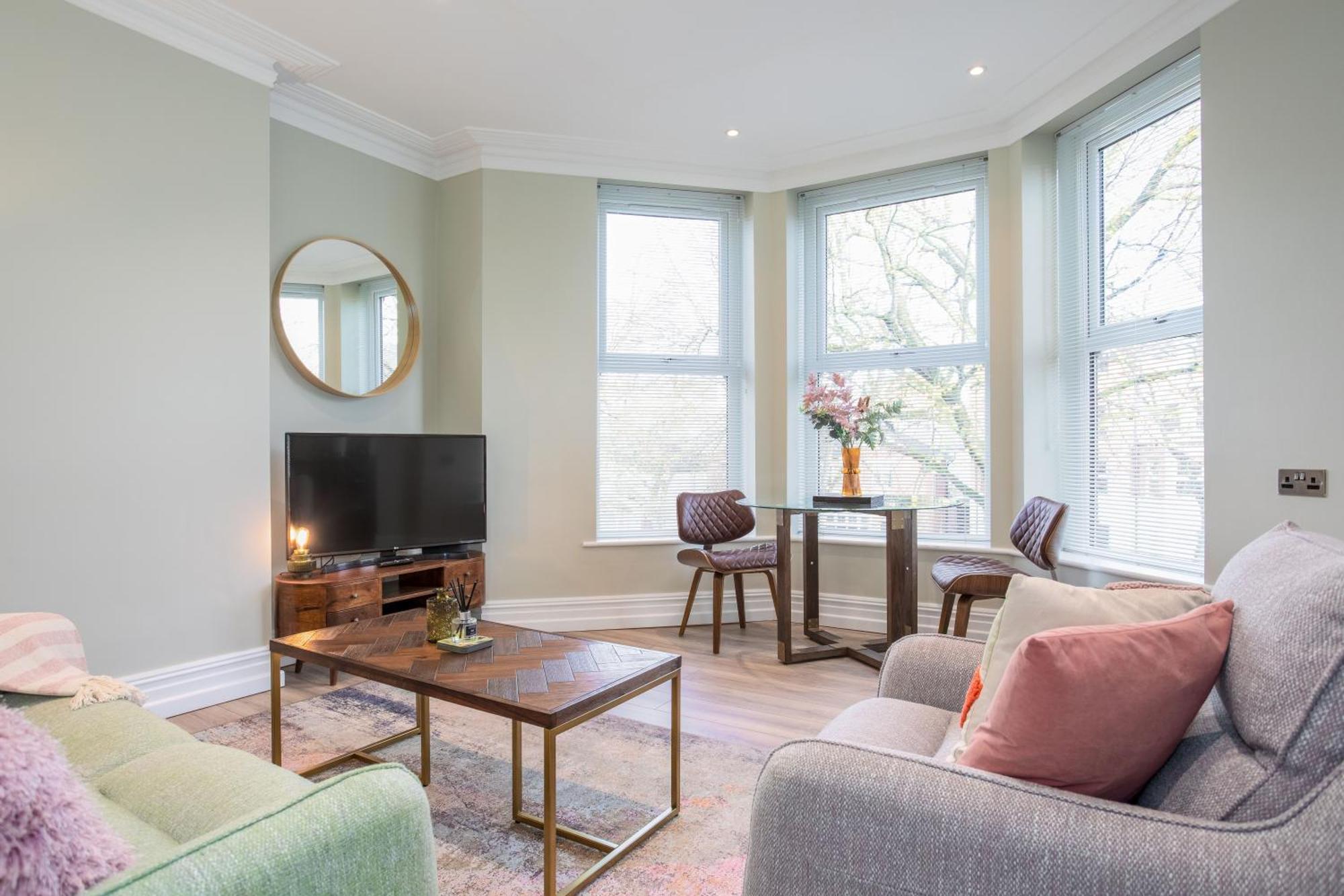 5 Star - The Ulsterville Residences - Free On-site Parking * Belfast
