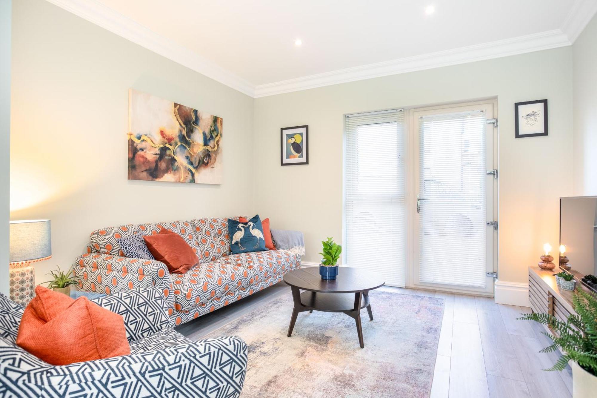 5 Star - The Ulsterville Residences - Free On-site Parking