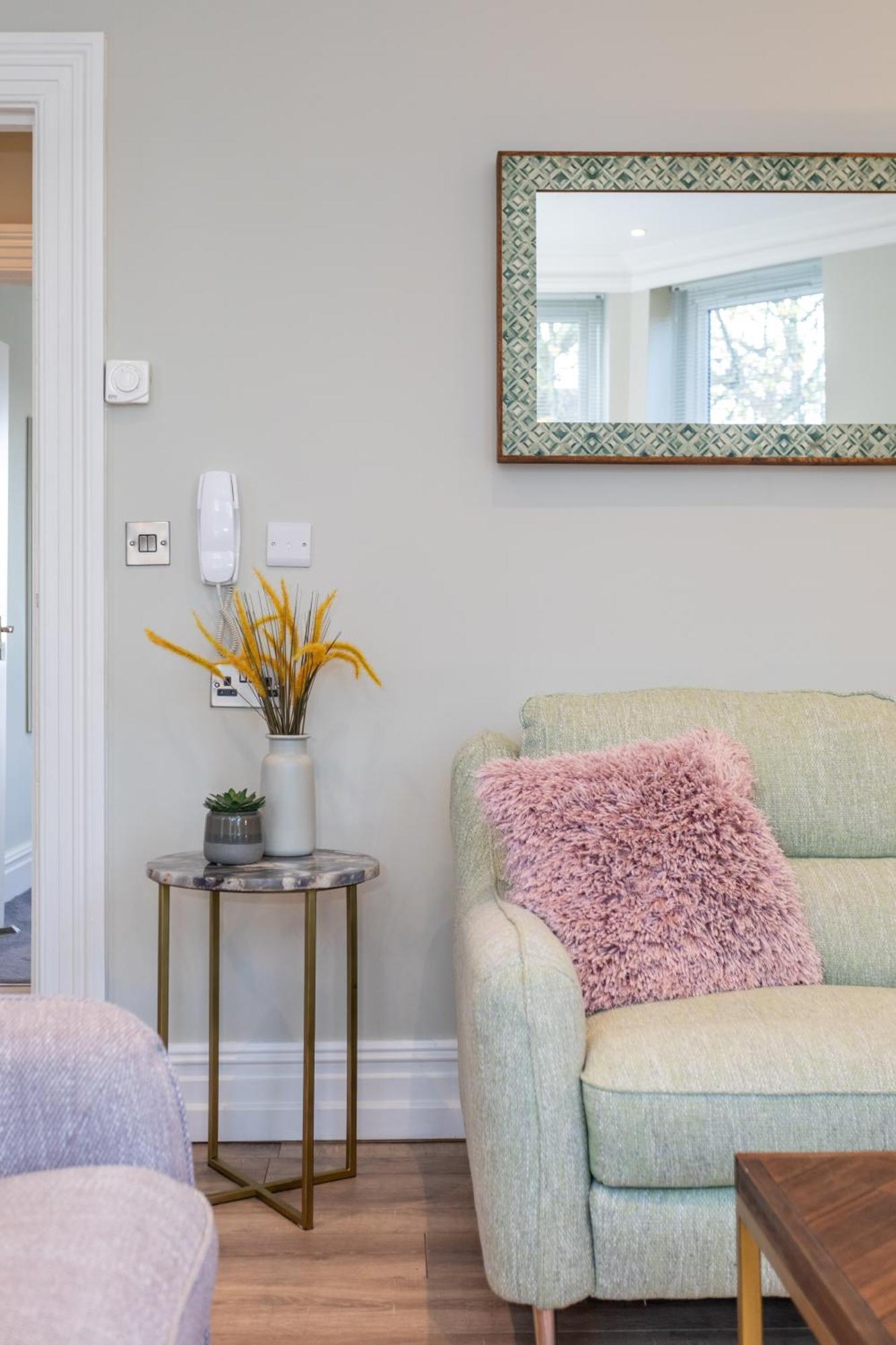 5 Star - The Ulsterville Residences - Free On-site Parking Apartment Belfast