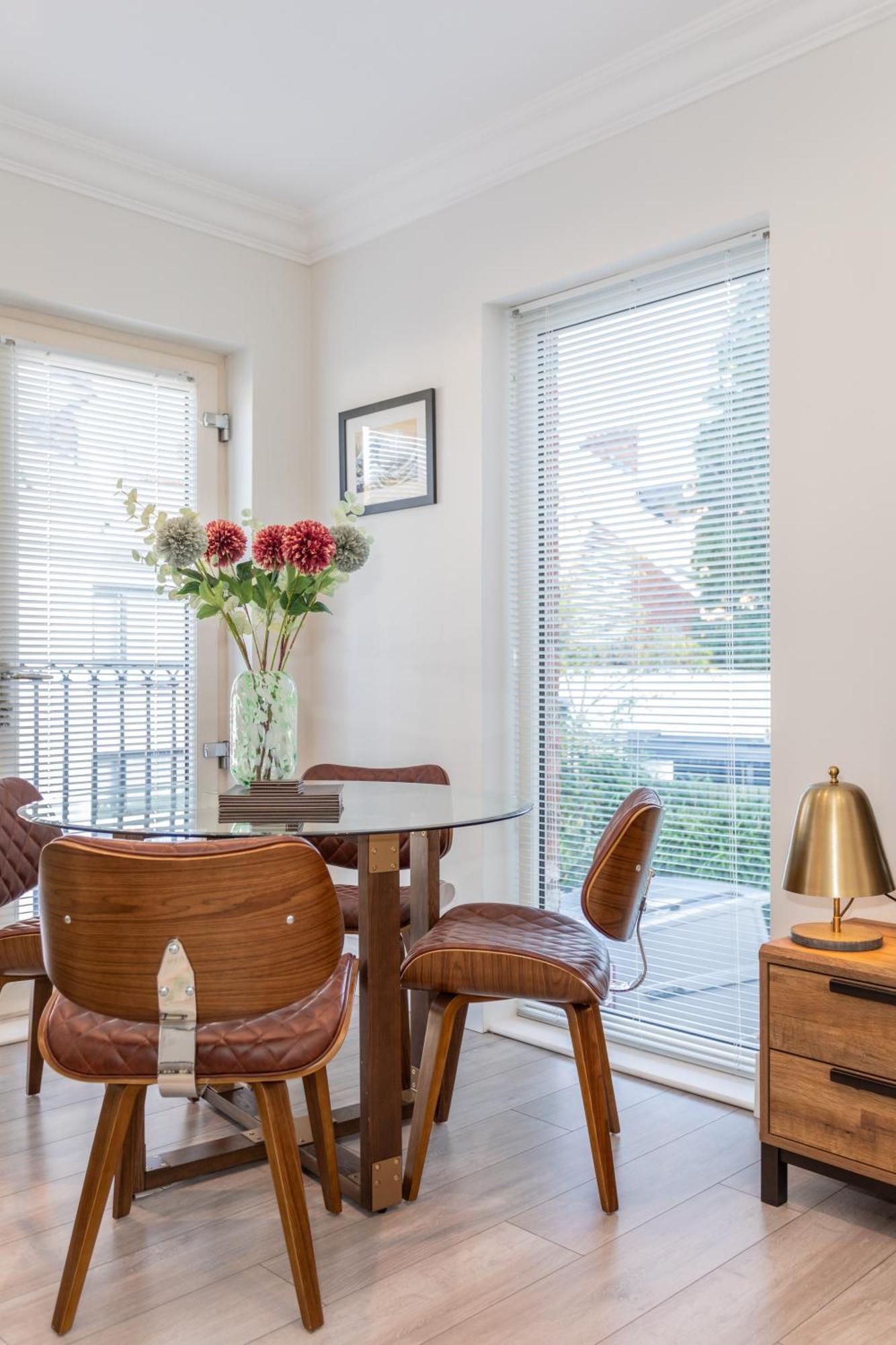 5 Star - The Ulsterville Residences - Free On-site Parking *